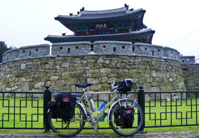 406    Eddie touring South Korea - Surly Long Haul Trucker touring bike