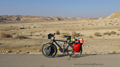 418    Matt touring Israel - Koga Miyata World Traveller touring bike