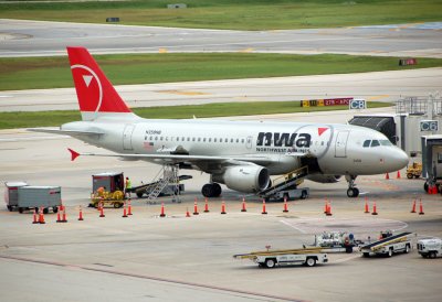 N358NB Northwest Airlines Airbus A-319