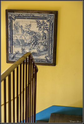 The blue and yellow staircase