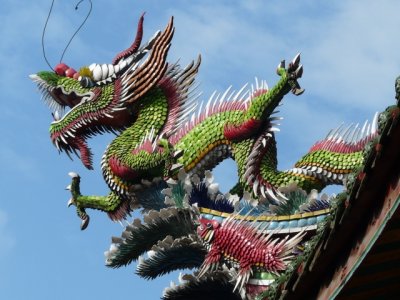 Dragon sculpture