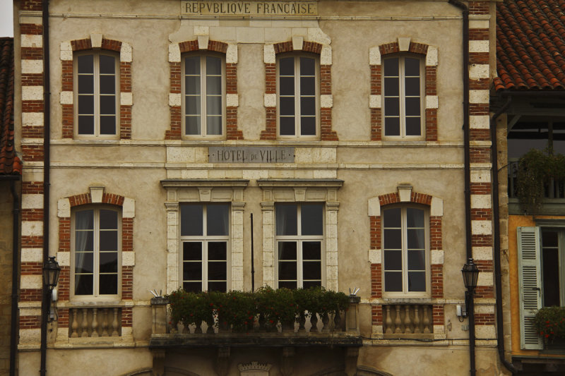 Hotel de Ville.jpg