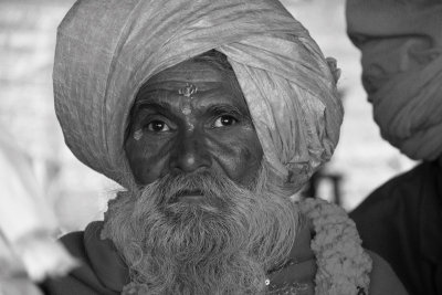 Sadhu 13a bw.jpg