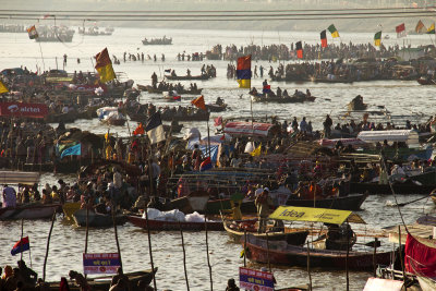 Boats to Sangam point.jpg