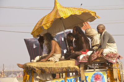 Sadhu procession 01.jpg