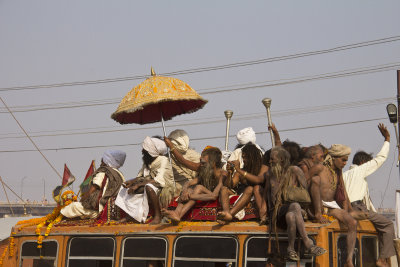 Sadhu procession 02.jpg