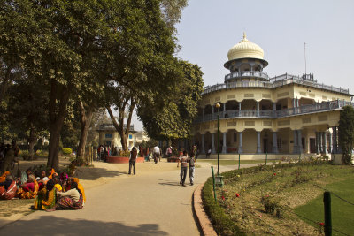 Nehru house outside.jpg