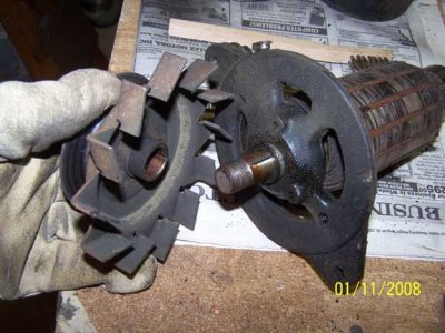 Pulley removed from shaft 01 w.jpg