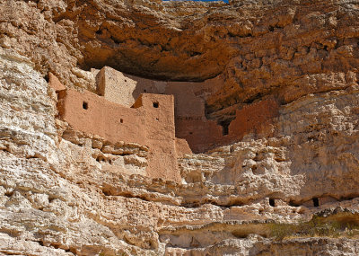 Montezuma Castle, Arizona. Prehistoric cliff dwellings of the Sinagua culture for 400 years. 