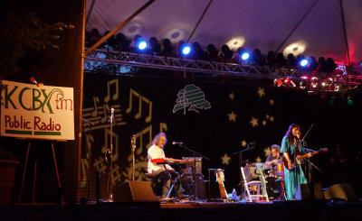 Carolyn Wonderland wraps up Saturday night at the main stage