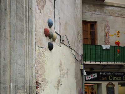 Cinco bolas, Iglesia de San Juan Bautista