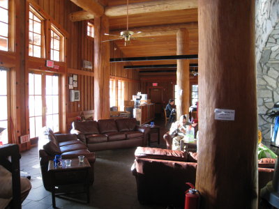hut lounge