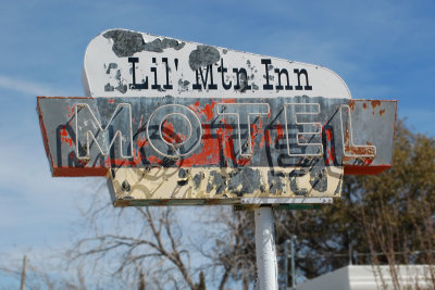 Lil' Mtn Inn