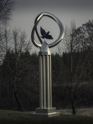 Blå fugl  - Blue Bird - artist Lise Amundsen - Østfold - University College, Halden
