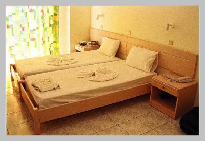 St. James' four-poster