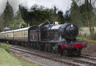 3850 Great Western Railway 2884 Class 2-8-0 .