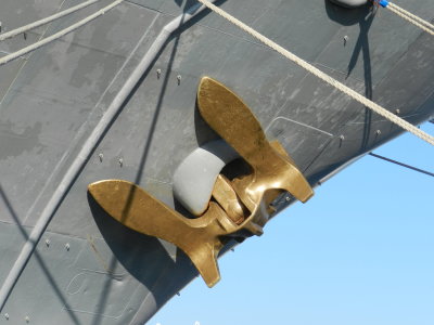 CVN-65 270 33 ton anchor.JPG