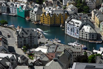 Ålesund's inner harbor, between the islands of Aspøya and Nørvøya