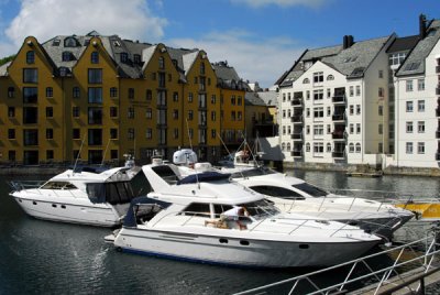 Ålesund inner harbor, Hellesundet