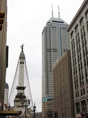 Monument  and Chase Tower