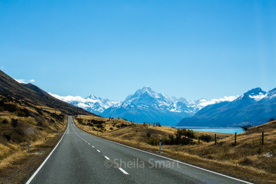 Road leading to Mount Cook