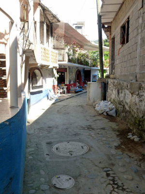 The main street of Yalapa