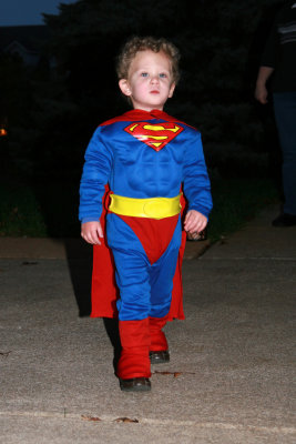 Protecting the neighborhood for trick or treaters IMG_5116c.jpg
