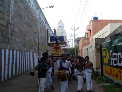 Sri Poigai Azwar & sri Pillai Logachar Satrumurai - Thiruvekka 