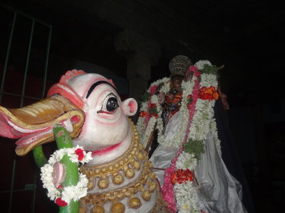 Sri Ranganathar brahmotsavam second day evg. hamsa vahanam and madurakavi aazvar sathumrurai
