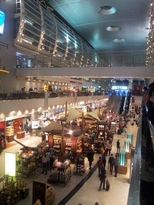 2013-03-08 00:42 - Dubai Airport