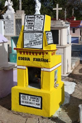 1301 Hacienda & Cimetière