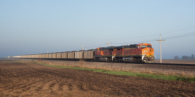 BNSF 5883 and 6093 