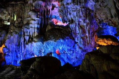 Dau Go Cave, Halong Bay, Vietnam