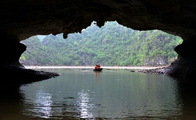hidden bay at low tide, Dau Go Island, Ha Long Bay, Vietnam 