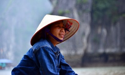 tour guide at Cua Van Villlage Ha Long Bay Vietnam 