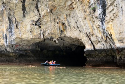 entering the cave, Dau Go Island, Ha Long Bay, Vietnam 