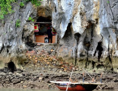 little shrine, Dau Go Island, Ha Long Bay, Vietnam  