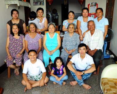 mom's family, Saigon, Vietnam 