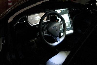 Steering wheel and dashboard