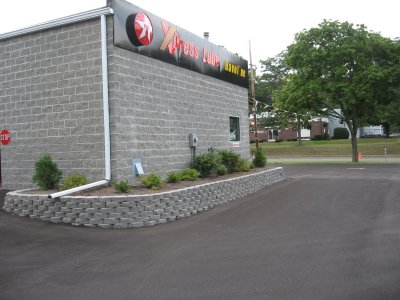 Penn Yan Xpress Lube - Side-signs, and landscaping