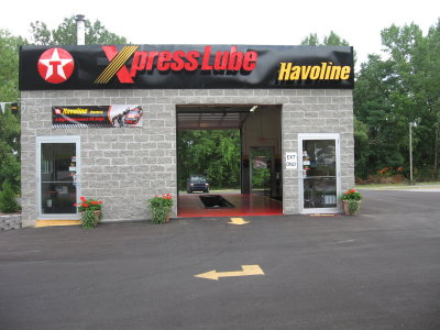 Penn Yan Xpress Lube -Front of building