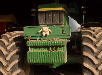 She thinks my tractor's sexy (Chesney Kenny) Michael73