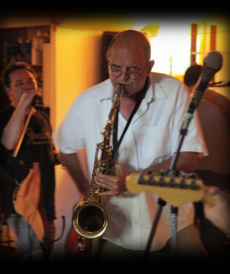 Jean-Guy au saxophone / Music Palace II 