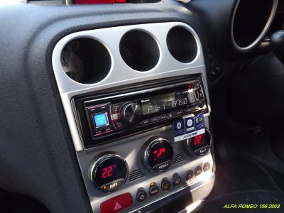 Alfa Romeo 156 2003 Radio upgrade 1.jpg