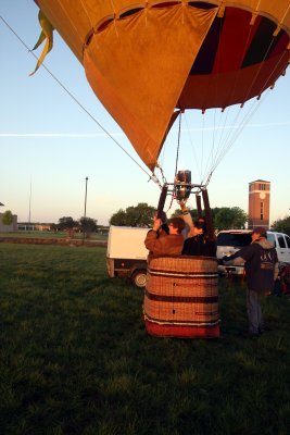 Ballon Ride 04-12-13-053.JPG