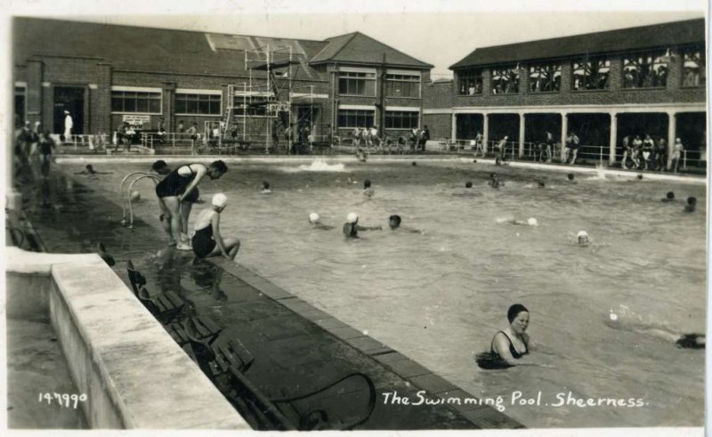 Swimming pool