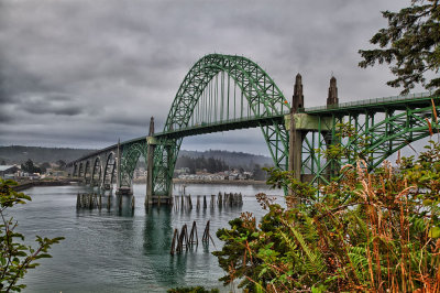 Yaquina-Bay-bridge.jpg