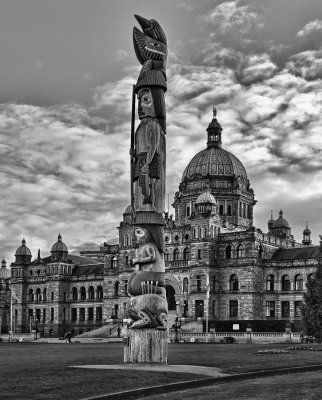 government-house-and-totem-pole-1-BW.jpg