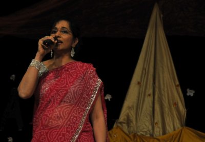 Singer at Indian Night _DSC7660.jpg
