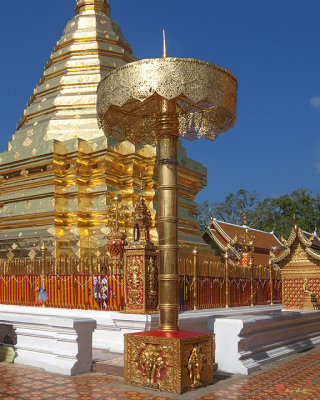 Wat Phratat Doi Suthep Golden Umbrella (DTHCM0007)